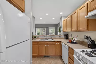 247 E Capital Court, New Castle, CO 81647 - Photo 6