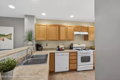 247 E Capital Court, New Castle, CO 81647 - Photo 4