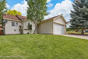 252 Lupine Dr, New Castle, CO 81647 - Photo 2