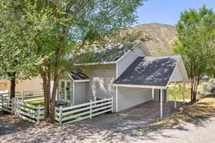 389 Grand Butte Ln, New Castle, CO 81647 - Photo 2