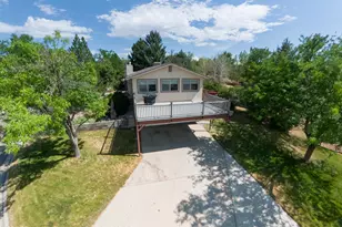 201 Hillcrest Ave, Rangely, CO 81648 - Photo 2