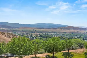 169 Vista Dr, Silt, CO 81652 - Photo 2