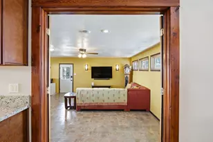 320 E 3rd St, Rifle, CO 81650 - Photo 10