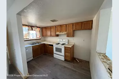 1030 E 7th Street, Craig, CO 81625 - Photo 2