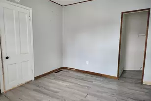 329 E 6th St, Rifle, CO 81650 - Photo 8