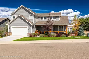 1437 Munro Ave, Rifle, CO 81650 - Photo 2