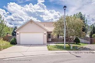 318 Mesquite Ct, New Castle, CO 81647 - Photo 2