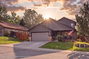 734 Storm King Cir, New Castle, CO 81647 - Photo 2