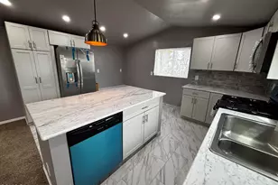 831 N Cottonwood Ave, Canon City, CO 81212 - Photo 2