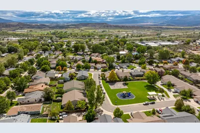 413 W Richards Avenue, Silt, CO 81652 - Photo 4