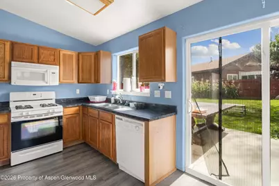 413 W Richards Avenue, Silt, CO 81652 - Photo 8