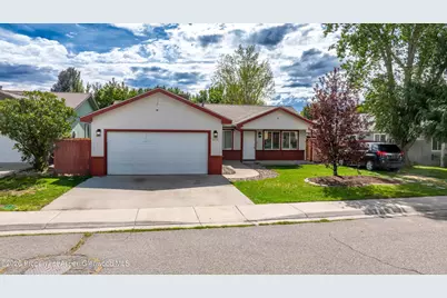 413 W Richards Avenue, Silt, CO 81652 - Photo 2
