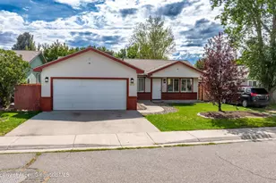 413 W Richards Ave, Silt, CO 81652 - Photo 2