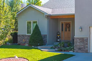 70 Lodge Pole Cir, Parachute, CO 81635 - Photo 2