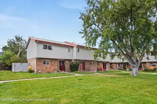 621 S 2nd St, Carbondale, CO 81623 - Photo 1