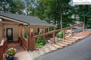 106 Hawthorne Rd, Beech Mountain, NC 28604 - Photo 4