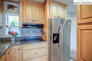 367 Skyleaf Dr, Sugar Mountain, NC 28604 - Photo 18