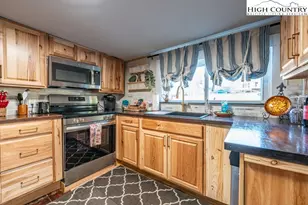 40 Painter Rd, Banner Elk, NC 28604 - Photo 2