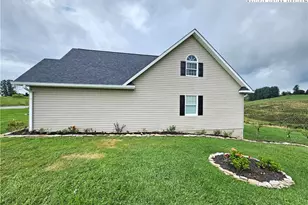 611 Barrett Rd, Ennice, NC 28623 - Photo 8