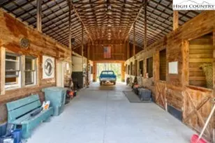 906 Long Hill Rd, Pilot Mountain, NC 27030 - Photo 36