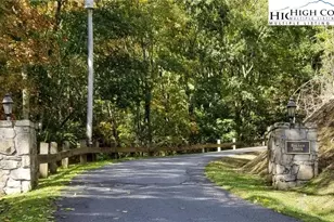 914 Balsam Dr, Newland, NC 28657 - Photo 26