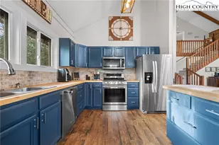 101 Pond Creek Rd, Beech Mountain, NC 28604 - Photo 16