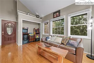 101 Pond Creek Rd, Beech Mountain, NC 28604 - Photo 12