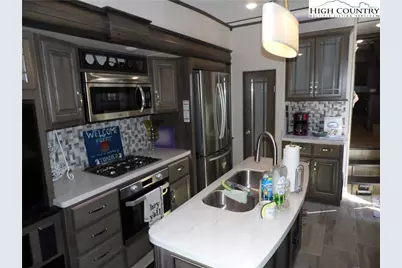 184 Club House Drive, Ennice, NC 28623 - Photo 6