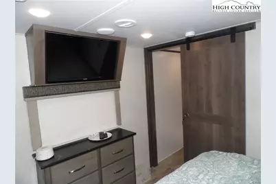 184 Club House Drive, Ennice, NC 28623 - Photo 12