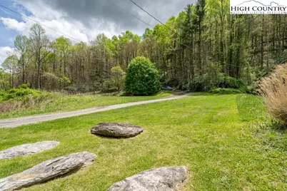2137 Nc Highway 105, Boone, NC 28607 - Photo 2