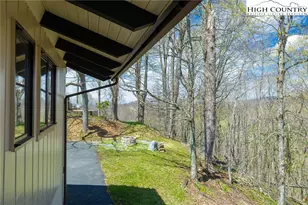 405 Strawberry Ln, Newland, NC 28657 - Photo 18