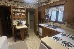 210 Laurel Ln, Newland, NC 28657 - Photo 8