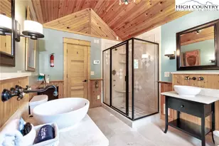 569 Shelter Rock Cir, Sugar Mountain, NC 28604 - Photo 32