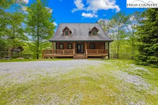 107 Heather Ln, Beech Mountain, NC 28604 - Photo 2