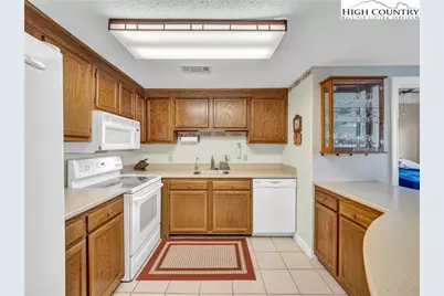303 Sugar Top Drive #2712, Sugar Mountain, NC 28604 - Photo 6