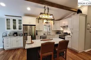 1157 Pine Ridge Rd, Beech Mountain, NC 28604 - Photo 10