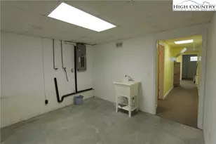 581 N Fork New River Rd, Lansing, NC 28643 - Photo 40