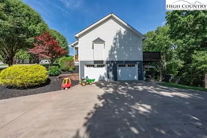 235 Brooklin Street, Wilkesboro, NC 28697 - Photo 10