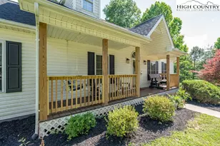 235 Brooklin St, Wilkesboro, NC 28697 - Photo 4