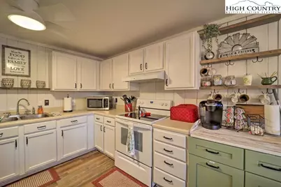 220 Charter Hills Road #B-2, Beech Mountain, NC 28604 - Photo 10