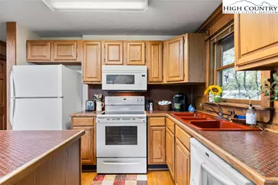 289 Grandview Drive, Seven Devils, NC 28604 - Photo 8