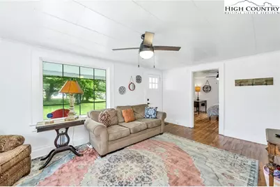 609 W Main Street, Jefferson, NC 28640 - Photo 6