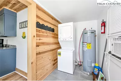 609 W Main Street, Jefferson, NC 28640 - Photo 18