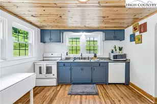 609 W Main St, Jefferson, NC 28640 - Photo 12