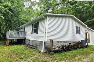 876 Courtney Ln, Vilas, NC 28692 - Photo 2