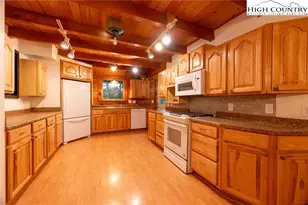 170 Mountain Laurel Ln, Blowing Rock, NC 28605 - Photo 14