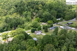 1424 Bear Creek Rd, Bakersville, NC 28705 - Photo 32