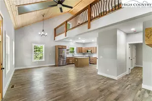 511 N Blue Ridge Dr, Marion, NC 28752 - Photo 10