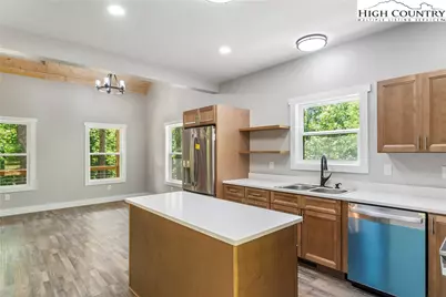 511 N Blue Ridge Drive, Marion, NC 28752 - Photo 14