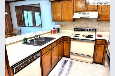 301 Pinnacle Inn Road #2105, Beech Mountain, NC 28604 - Photo 8